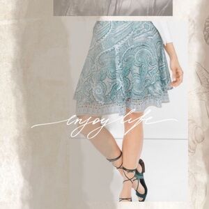 White House Black Market PAISLEY PRINT FLIRTY SKIRT